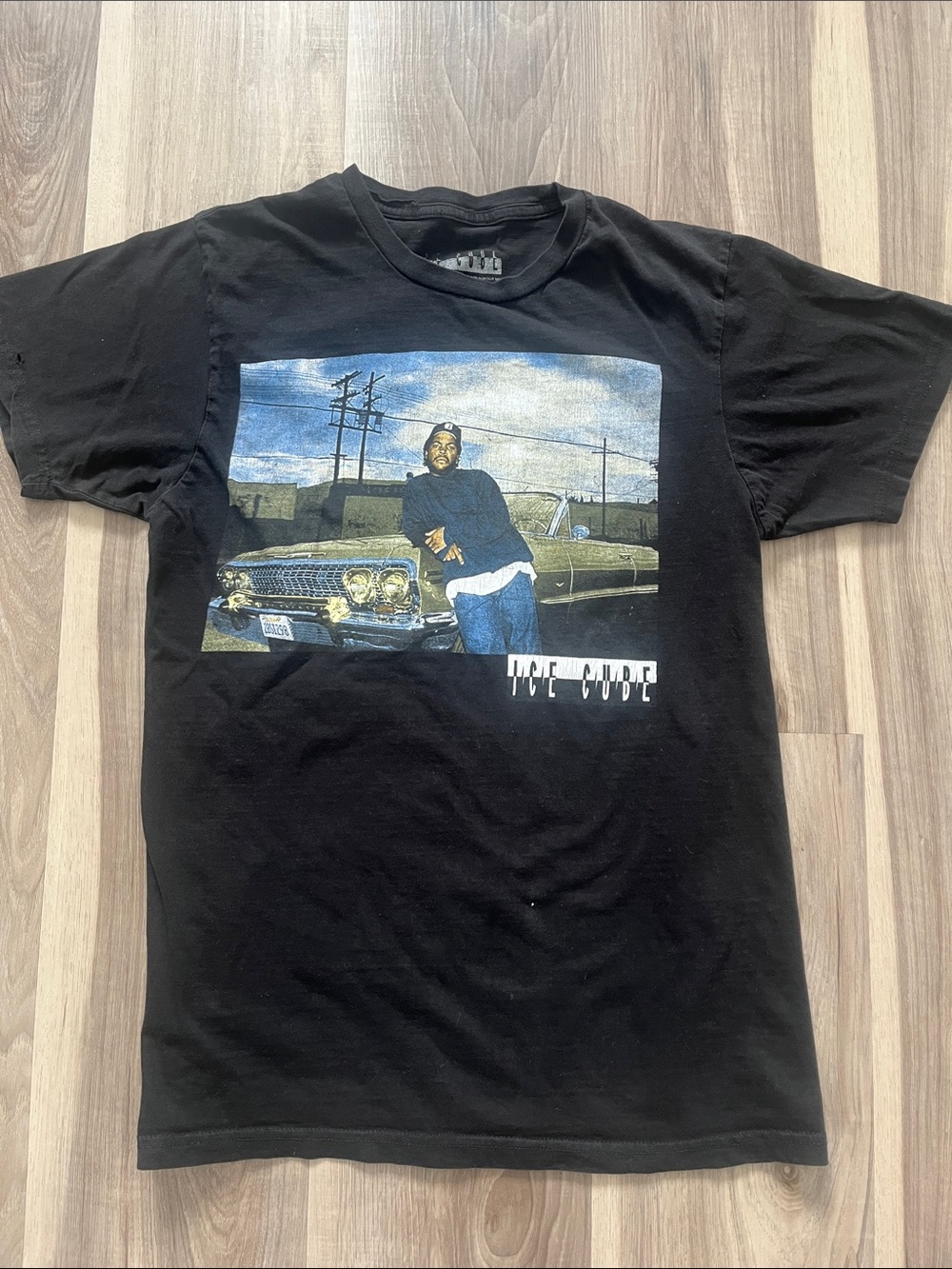 Black Short-Sleeve Graphic Tee with Car Scene Print